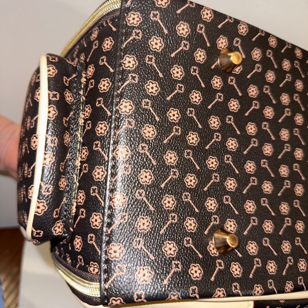 Beige & Brown Stylish Pet Carrier Tote - Picture 3 of 12